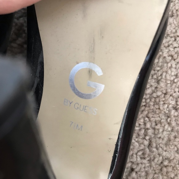 Guess Black Patent Pumps - Picture 6 of 7